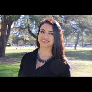 Meet your Posher, Carla