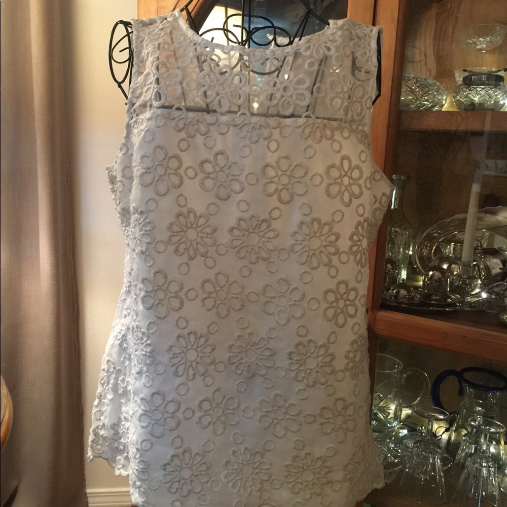 Classic sleeveless top