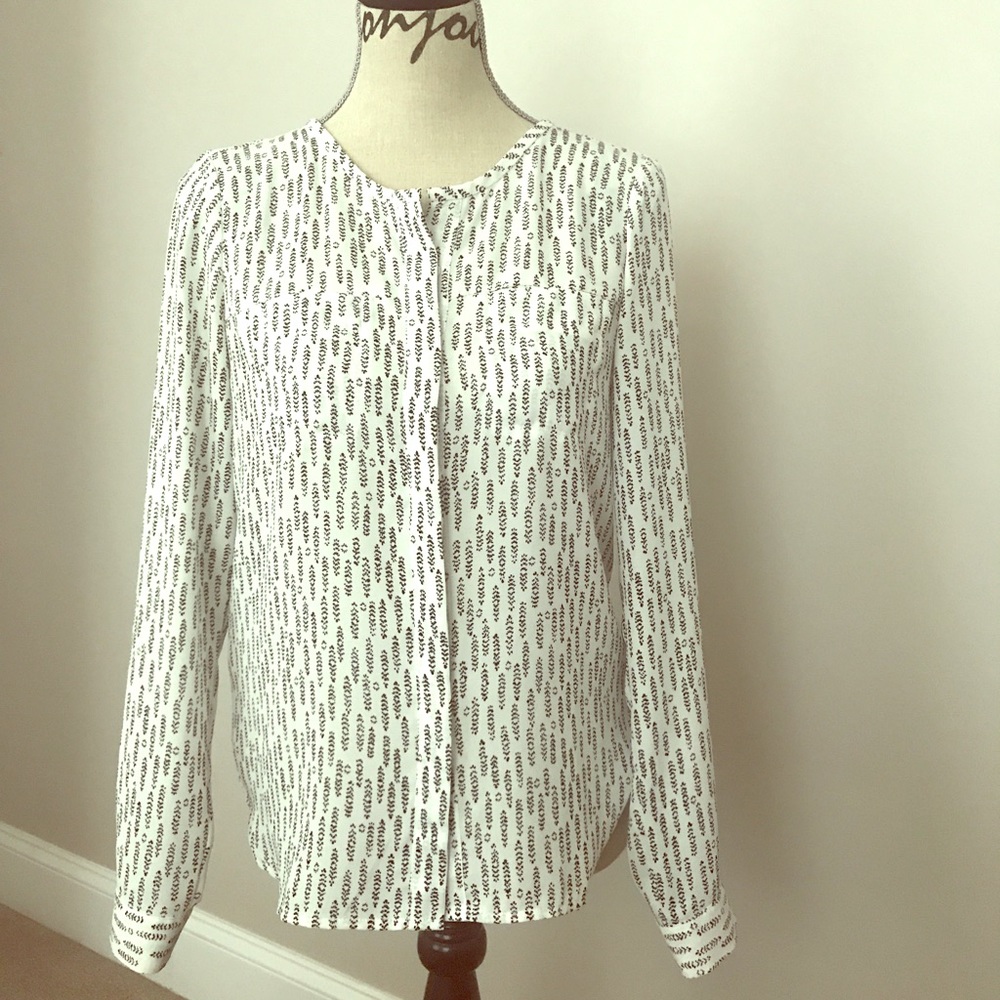 Very nice Loft blouse