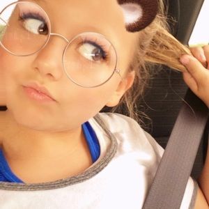 Meet your Posher, Carlee