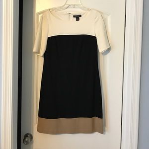 Short sleeve dress
