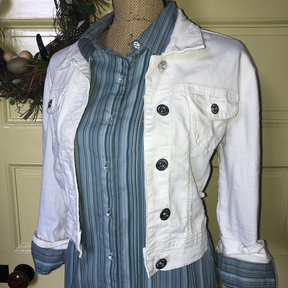 Blue striped button down w/blingy buttons M/L