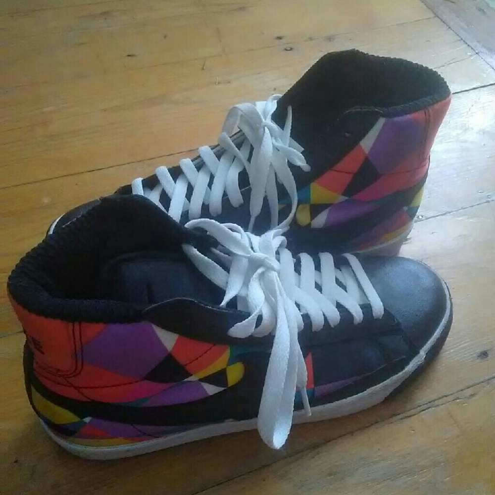 Brand New Nike High Tops (Colorful) Size 9