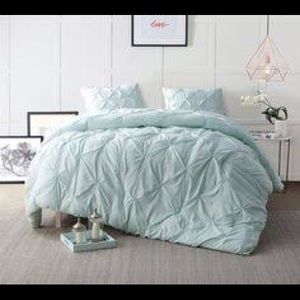 Anthropologie Twin XL comforter