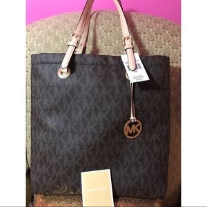 Michael Kors Jet Set Tote