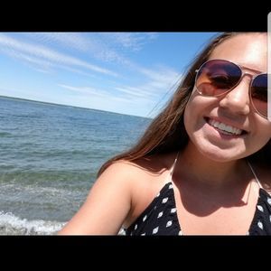 Meet your Posher, Haley