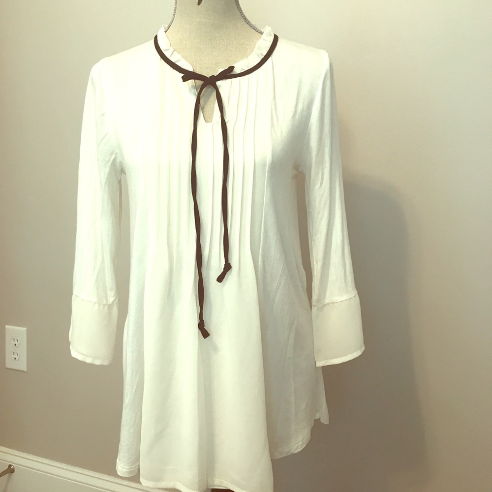 Fabulous top with shear detail