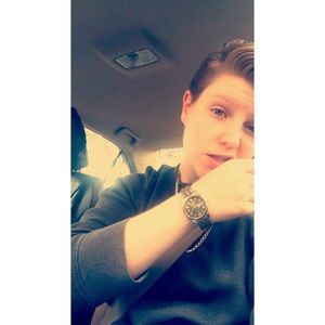 Meet your Posher, Lauren