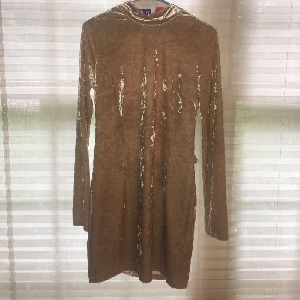 Nude long sleeve velvet dress