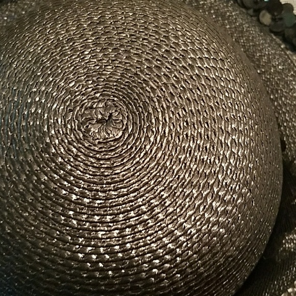 Alluring Black Hat with Back Bow - Picture 4 of 6