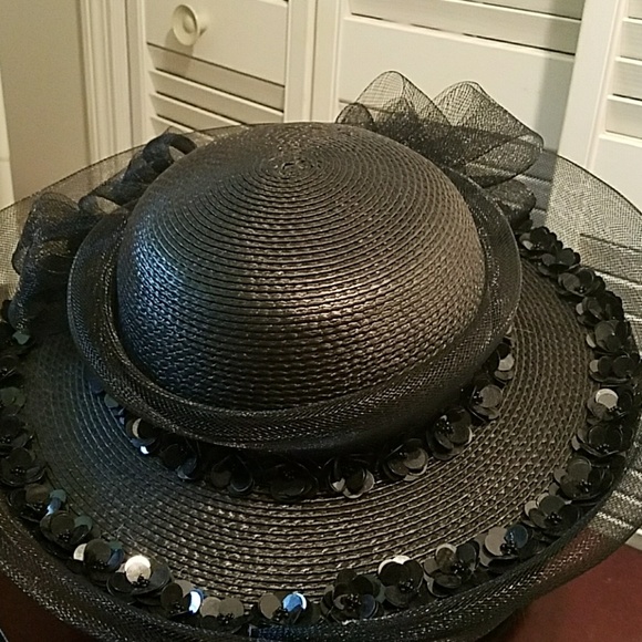 Alluring Black Hat with Back Bow - Picture 5 of 6