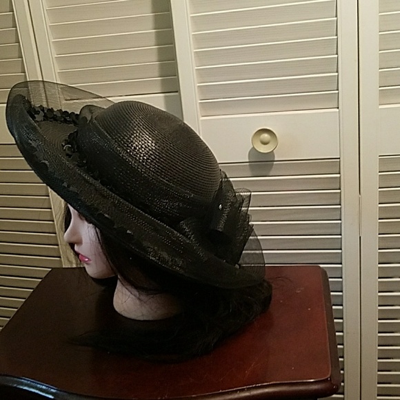 Alluring Black Hat with Back Bow - Picture 6 of 6