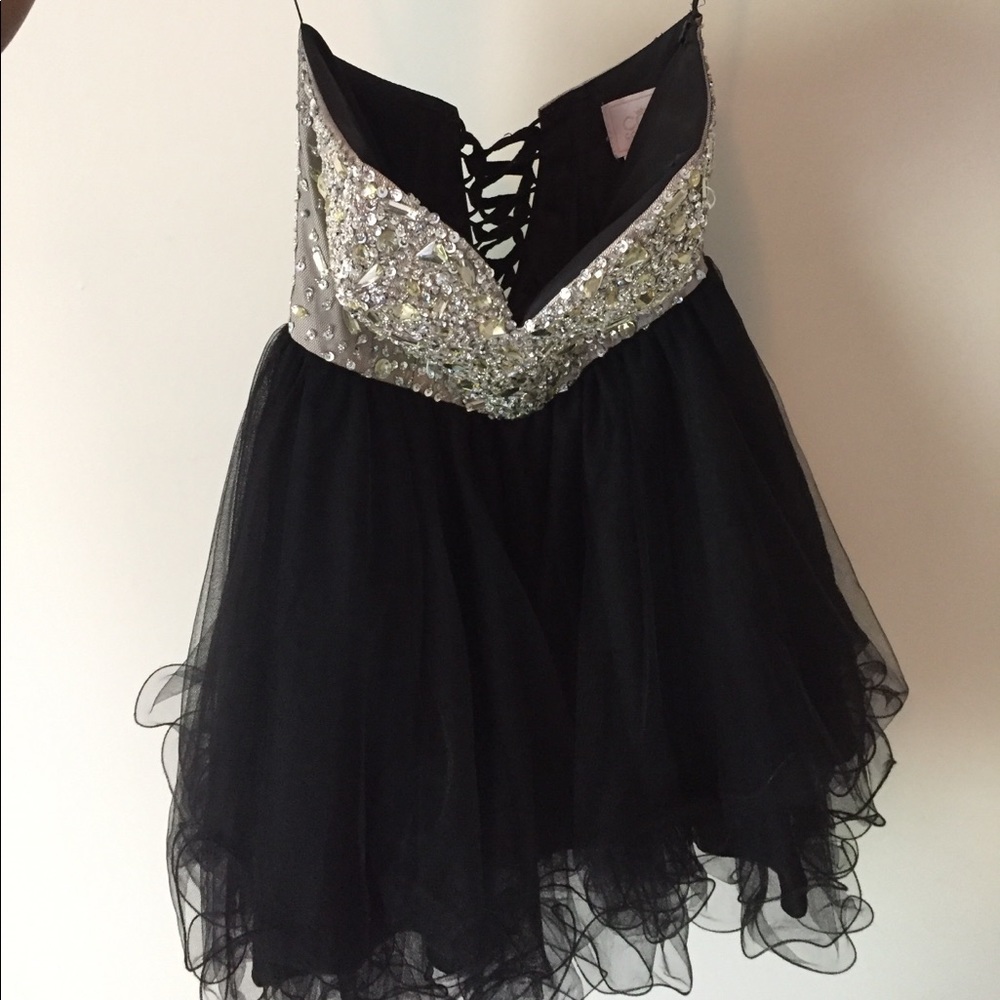 Dress - Picture 2 of 4