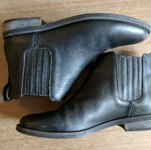 Madewell black Chelsea ankle boots