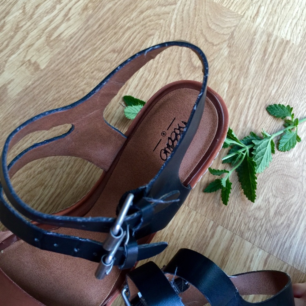 ๐ฅ๐ SALE!!! ๐ฅ๐๐ Brown platform sandals - Picture 5 of 5