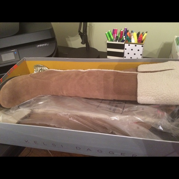 Kelsi Dagger 21 1/2" boots with heels!! - Picture 7 of 7