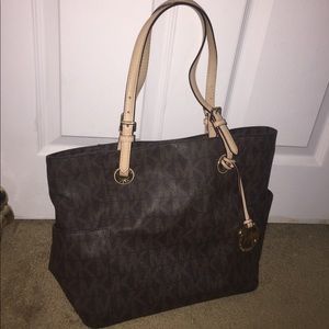 Michael Kors authentic shoulder bag