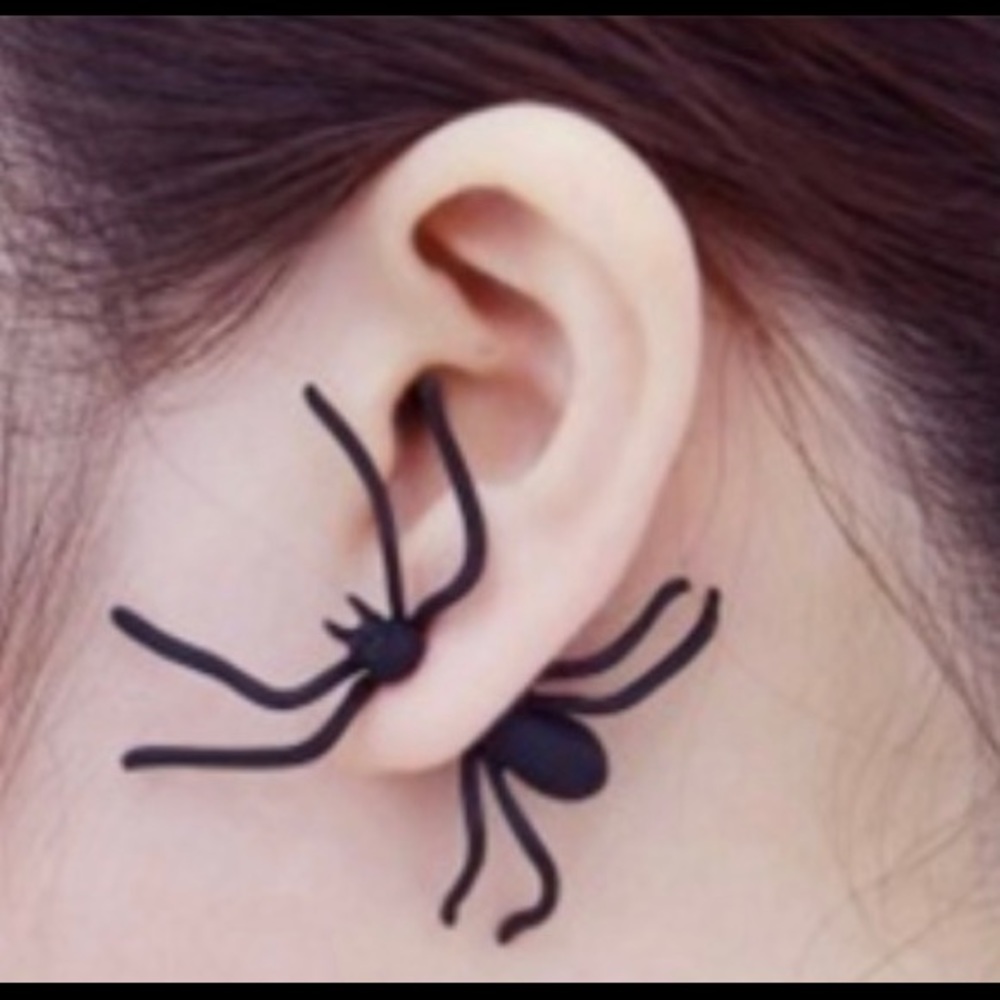 🕷YEA BIG A FREAKY FUN SPIDER STUDS 2 GET YOURS
