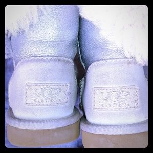 Girls Youth Uggs Size 12
