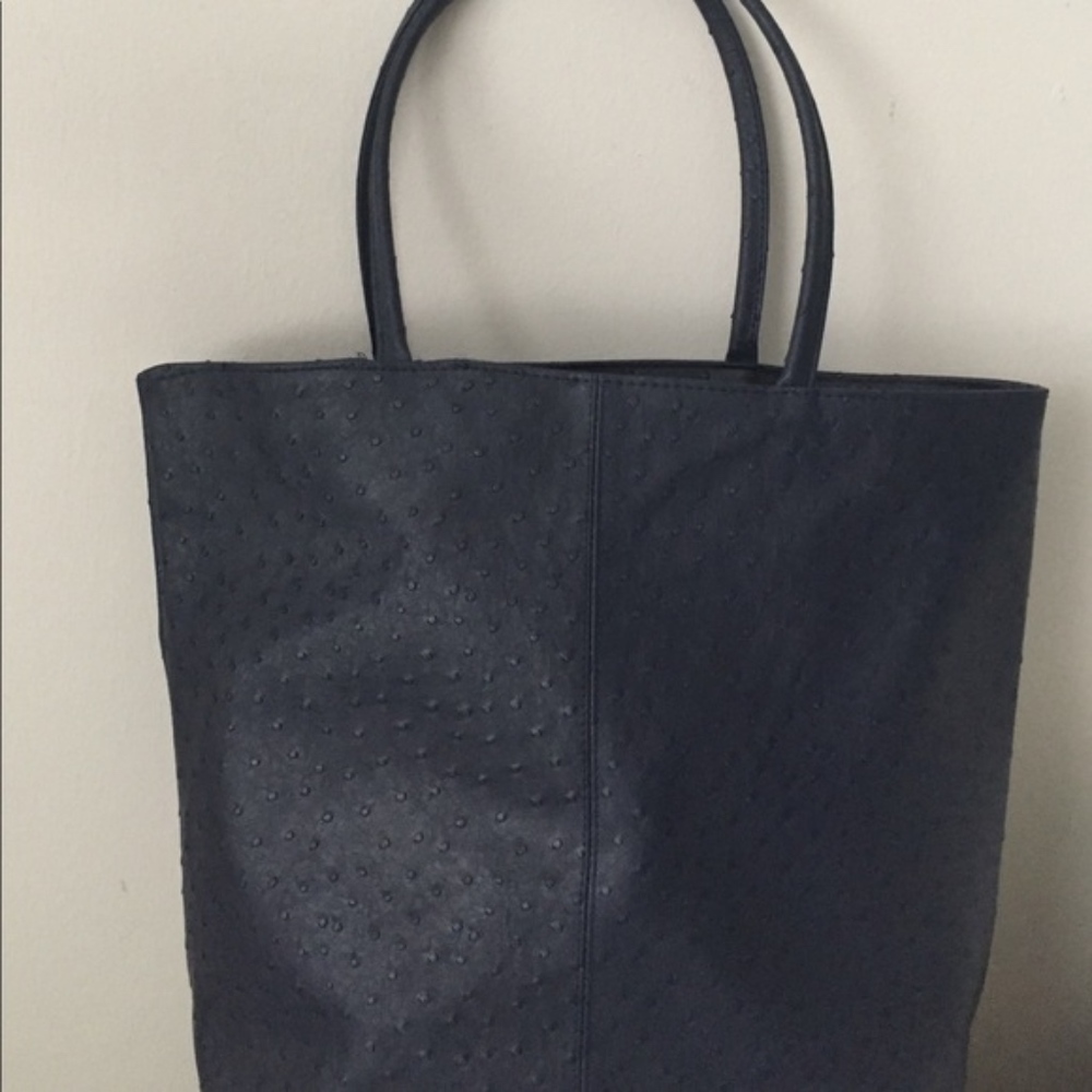 🎉HP🎉Never been worn! Saks Fifth Avenue Navy Tote