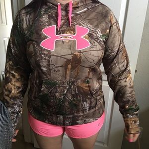 Camo underarmour hoodie!