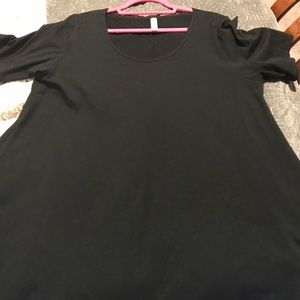LuLaRoe Black Perfect Tee