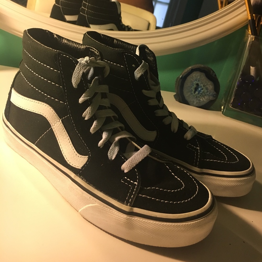 FINAL PRICE // Black Sk8-Hi Vans