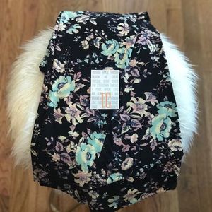 Lularoe TC leggings.