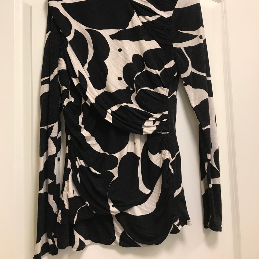 Black/white dressy tunic