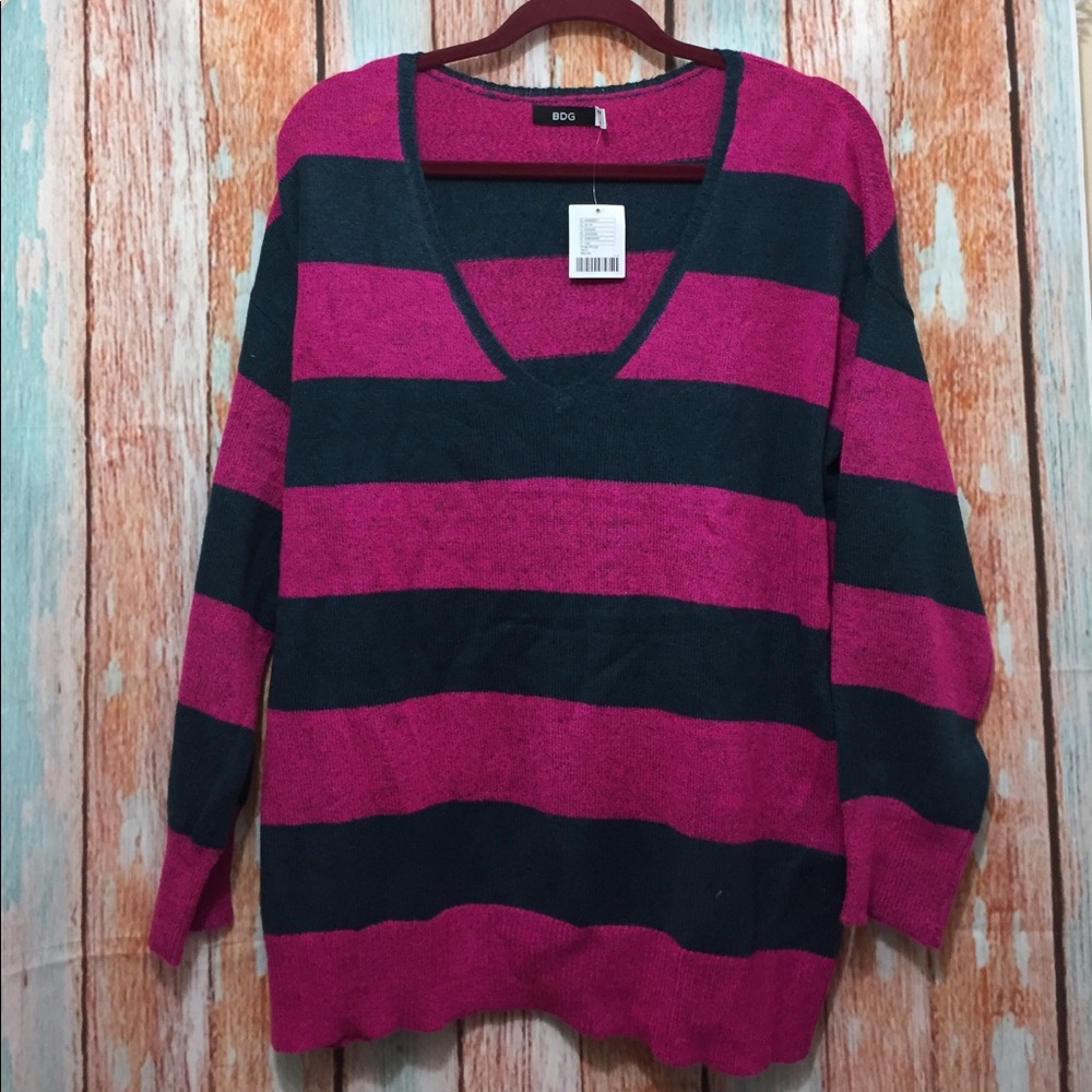 NEW BDG Women sweater size XS/S pink/rose STRIPED
