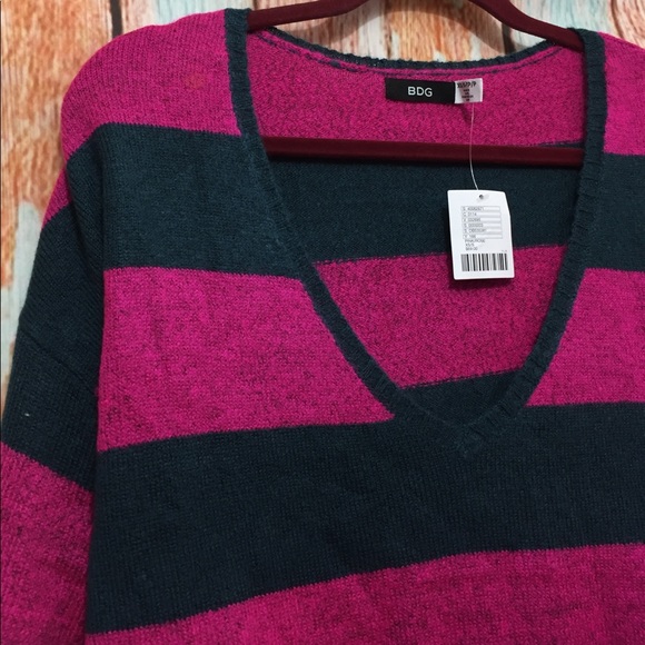 NEW BDG Women sweater size XS/S pink/rose STRIPED - Picture 2 of 5