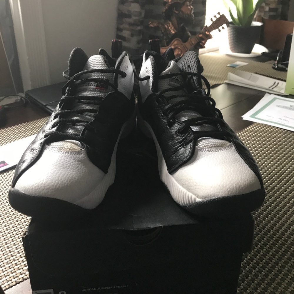 Men Jordan Jumpman Team II Sneakers