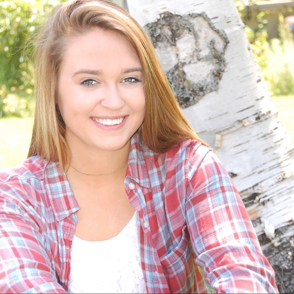 Meet your Posher, Haley - Picture 1 of 1