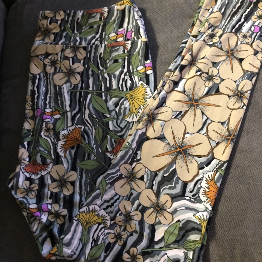 Tc Euc Lularoe Leggings lot