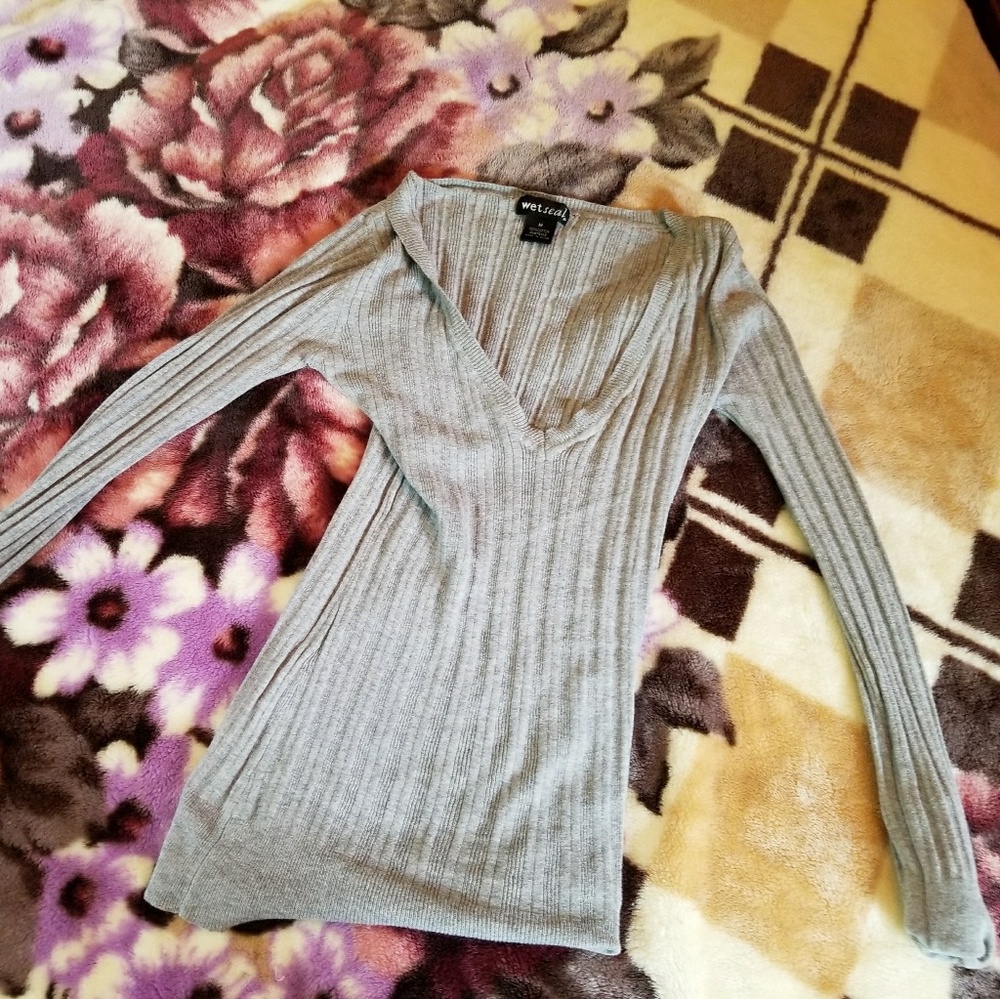 Gray top