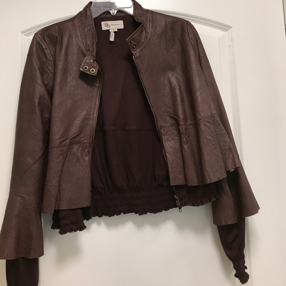 Short leather jacket