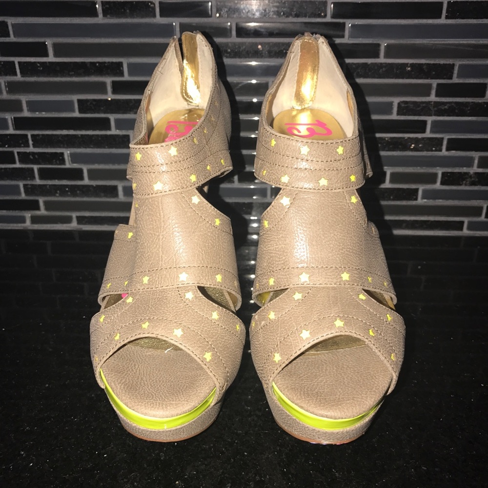 Never worn! Betsyville Betsy Johnson Heels!