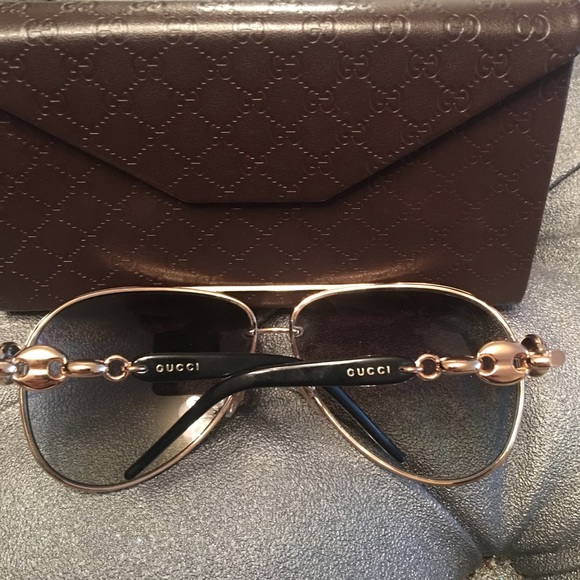 Gucci sunglasses 😎😎😎 - Picture 6 of 8