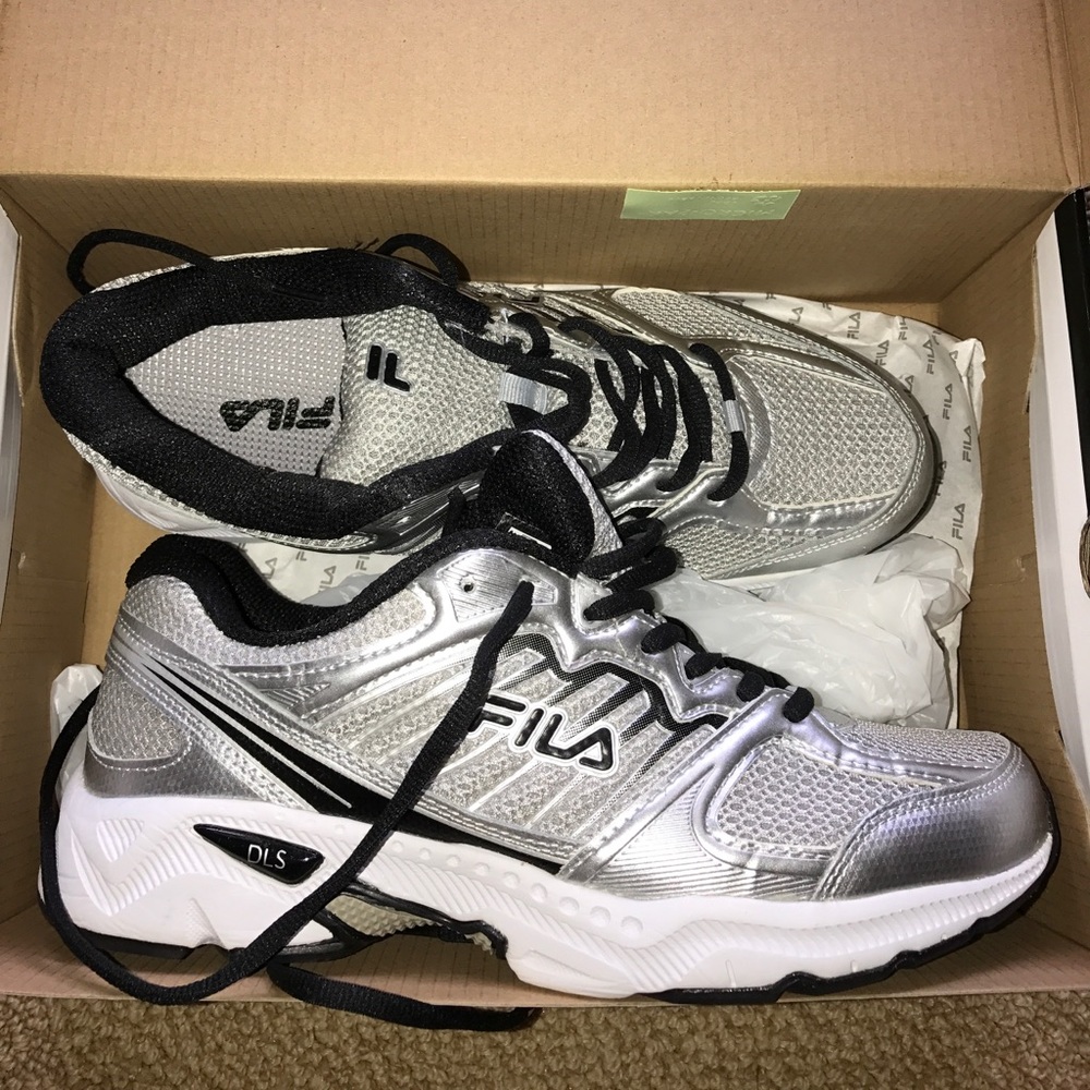 NWT Fila Running size 9 Men's