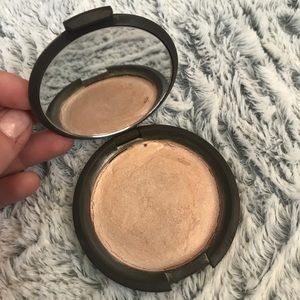 REPRESSED Becca Shimmering Skin Perfector