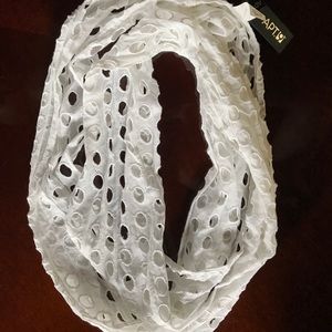 White infinity scarf