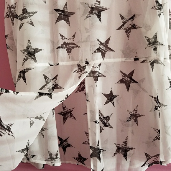 New! Lane Bryant Sheet Top White with Black Stars - Picture 5 of 8
