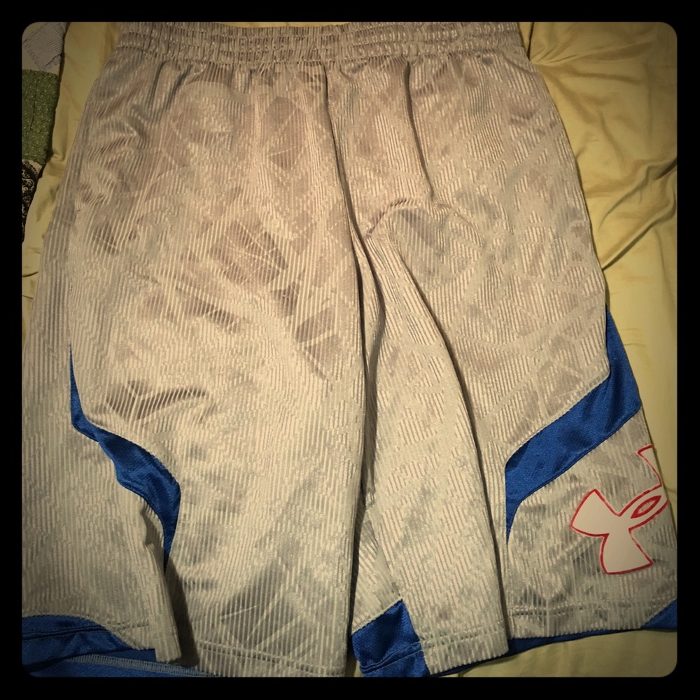 Under Armour Loose Shorts L