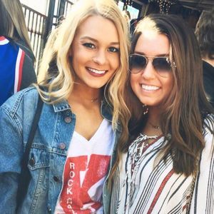 Meet your Posher, Caitlin