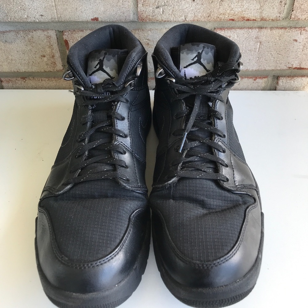 Retro Black Air Jordan 1 Mid SZ 11