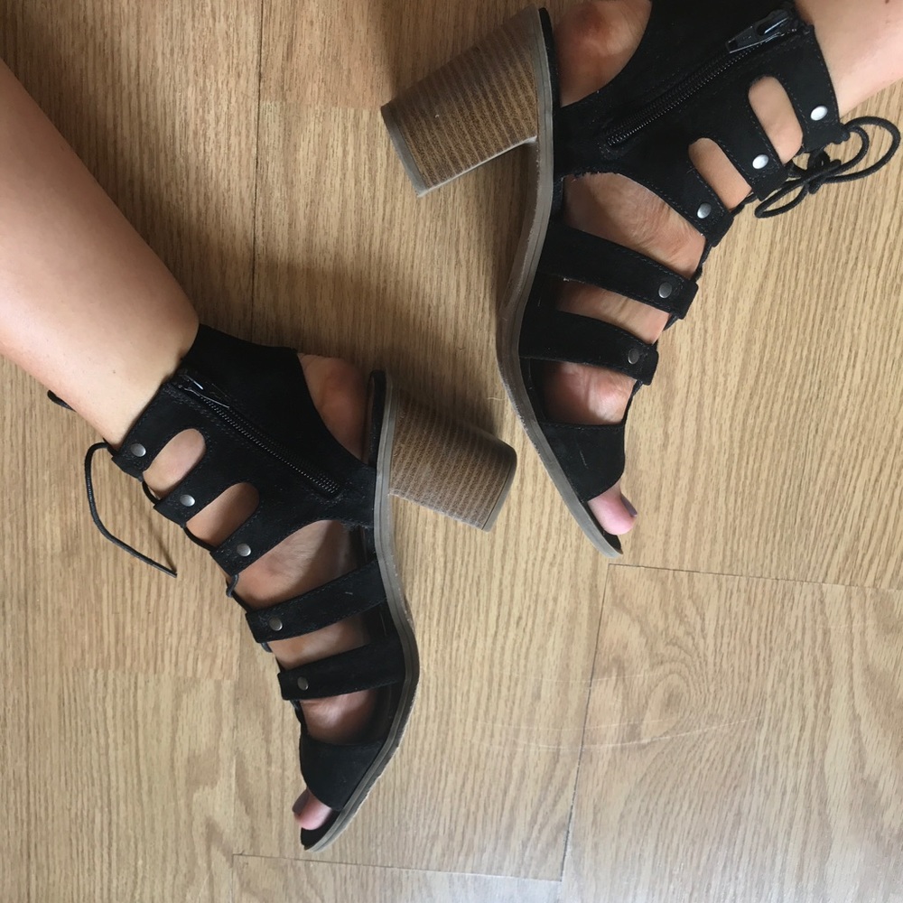 Lace up heel booties - Picture 2 of 3