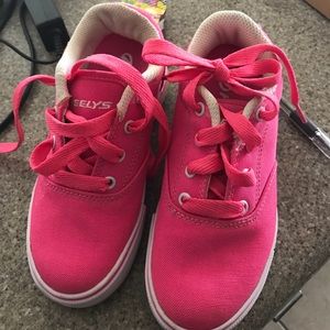 Pink heelys