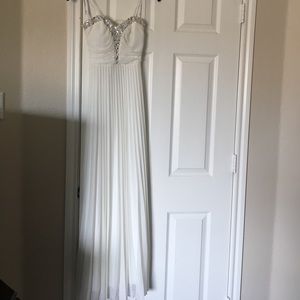 windsor ivory/white prom dress