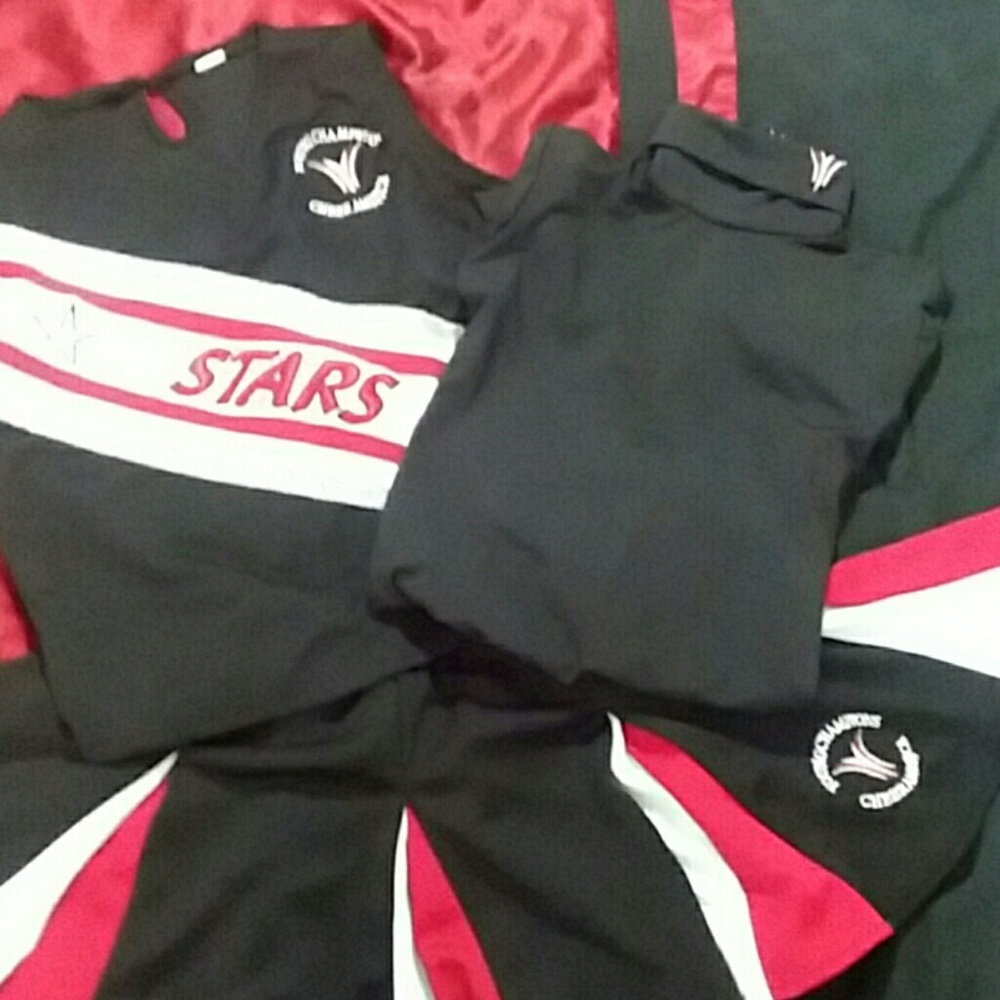 Girl's cheerleading outfit