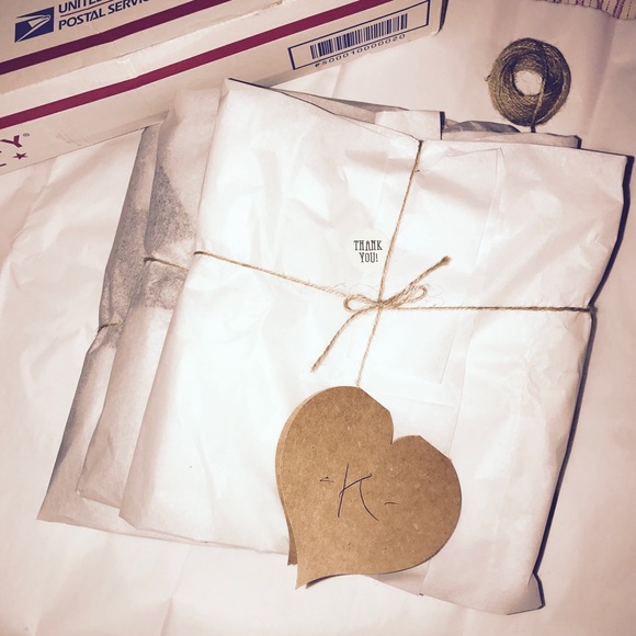 MEET YOUR POSHER - Picture 2 of 3